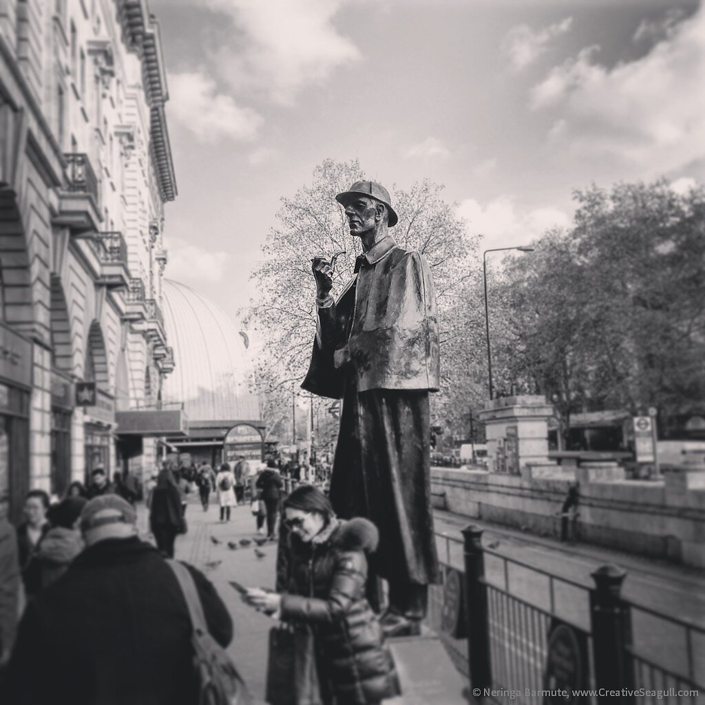 Sherlock-Holmes-statue.jpg